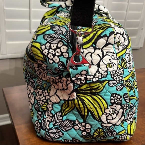 Vera Bradley retired island blooms two handle weekender tote w/shoulder strap - Picture 6 of 16